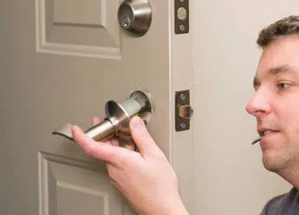 Gold Locksmith Store Portland, OR 503-610-9267 - install-new-locks